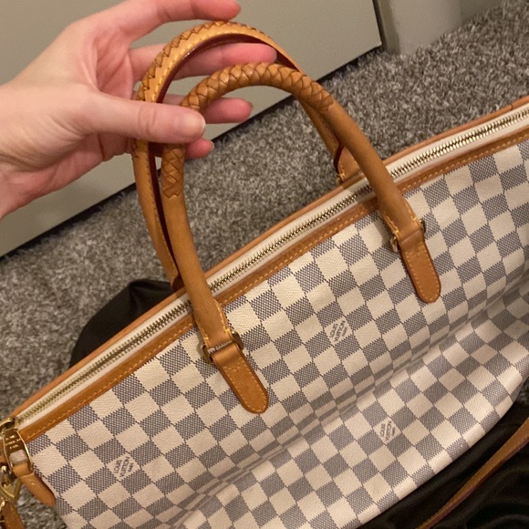 White monogram Louis Vuitton shoulder bag - Picture 2 of 9